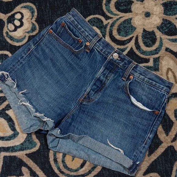 Levi's white oak cone denim high rise denim shorts womens sz 31 - Picture 2 of 10